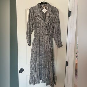 LA BREA Geometric Black and Cream Blouse